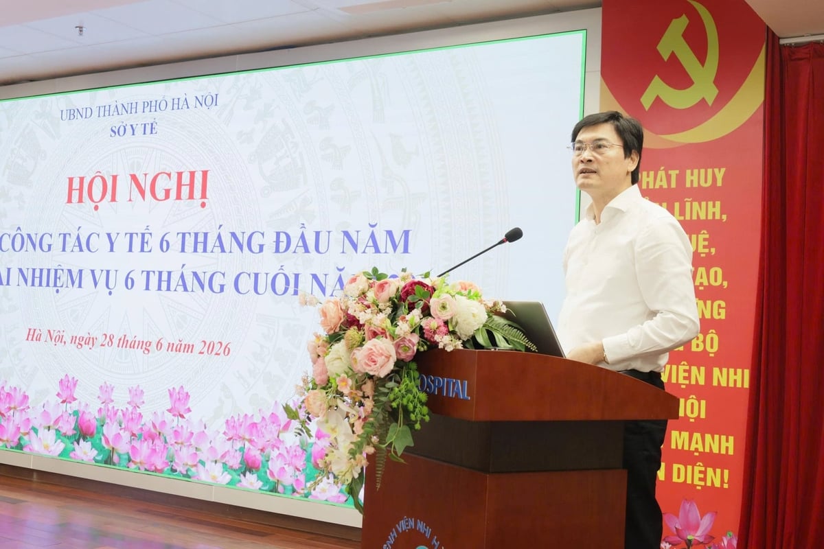 TS.BS Nguyễn Trọng Diện, Giám đốc Sở Y tế Hà Nội chia sẻ tại Hội nghị sơ kết công tác y tế 6 tháng đầu năm và triển khai nhiệm vụ 6 tháng cuối năm 2026. Ảnh: Phạm Linh.