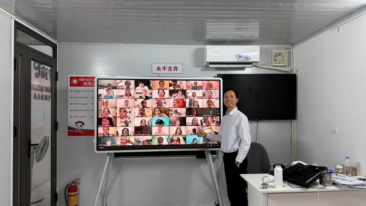 Toàn bộ học viên sẽ được tham gia 76 buổi học trực tuyến (Live-class). Ảnh: Phương Thúy.