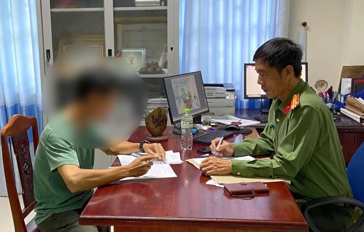 Cơ quan Công an xác minh, xử lý trường hợp có hành vi tương tác, bình luận đối với các nội dung tiêu cực, sai sự thật trên không gian mạng. Ảnh: Công an thành phố Đà Nẵng.