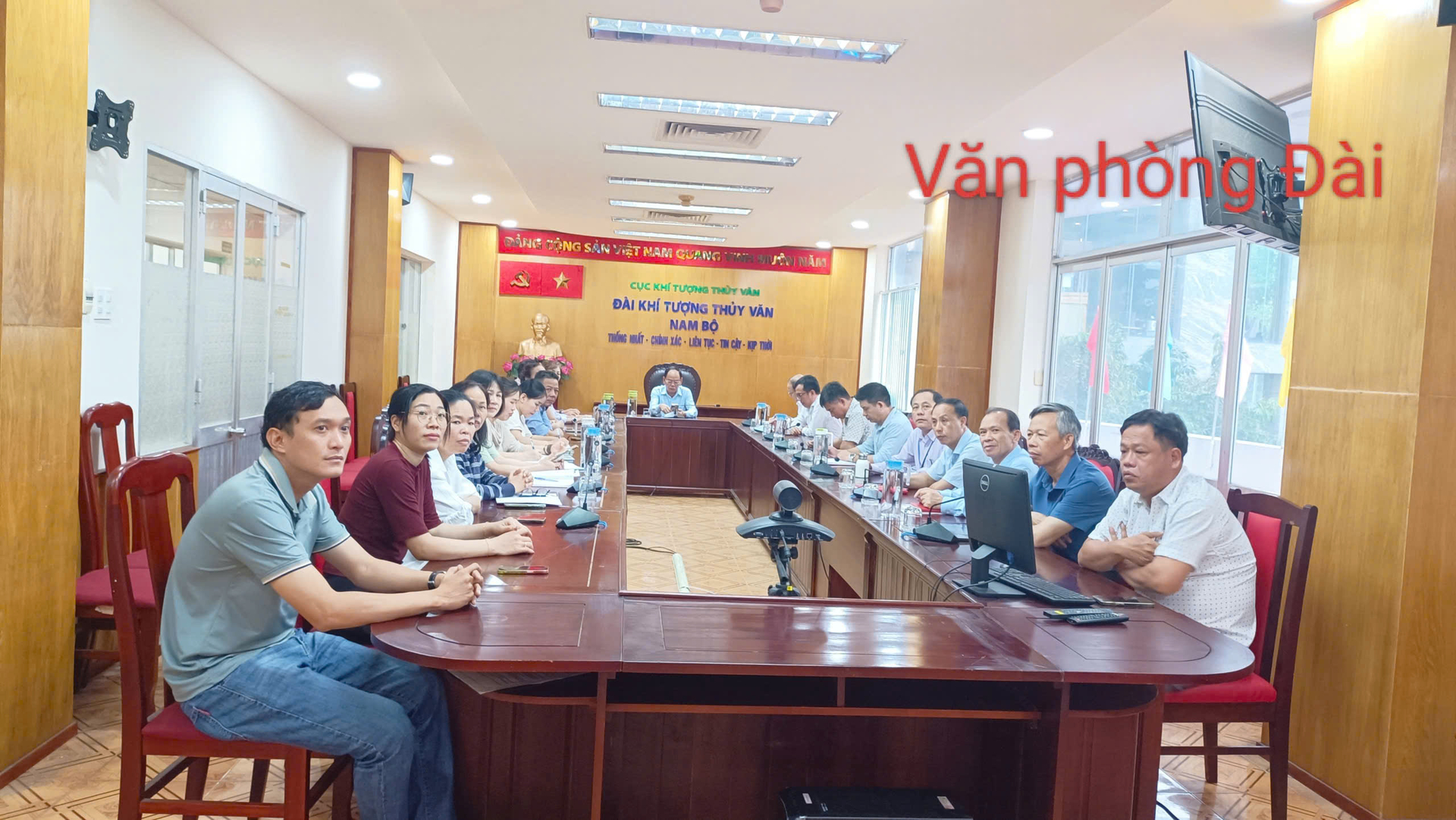 Chi bộ Văn phòng, thuộc Đảng bộ Đài Khí tượng Thủy văn Nam Bộ. Ảnh: Đài Nam bộ Chi bộ Văn phòng, thuộc Đảng bộ Đài Khí tượng Thủy văn Nam Bộ. Ảnh: Đài Nam bộ