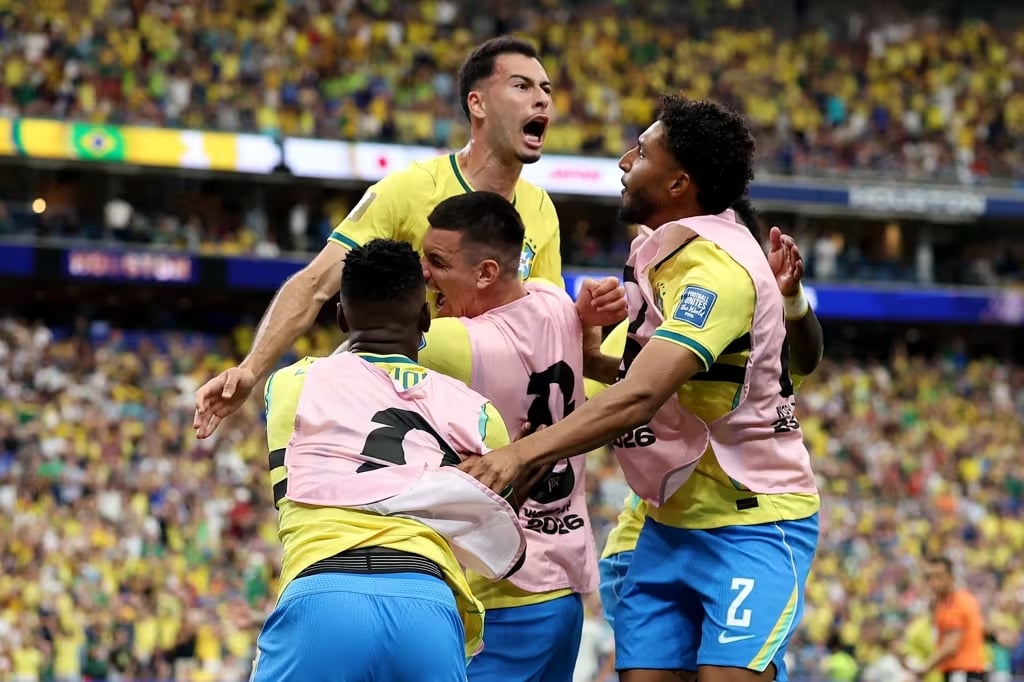 Màn ăn mừng của các cầu thủ Brazil trong trận đấu với Nhật Bản. Ảnh: FIFA.