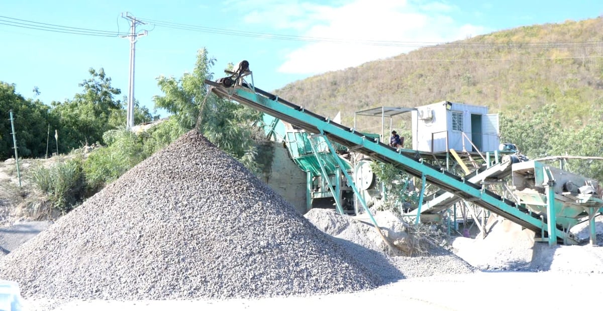 Tỉnh Khánh Hòa chỉ đạo giám sát chặt chẽ hoạt động khai thác, vận chuyển và tiêu thụ khoáng sản tại các khu vực không qua đấu giá. Ảnh: KS.