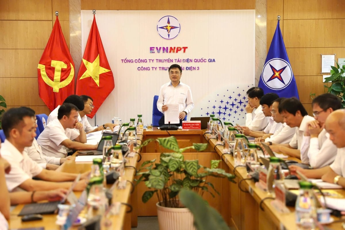Ông Nguyễn Công Thắng - Bí thư Đảng ủy, Giám đốc PTC3 chỉ đạo triển khai nhiệm vụ, cụ thể hóa các định hướng của EVNNPT. Ảnh: PTC3.
