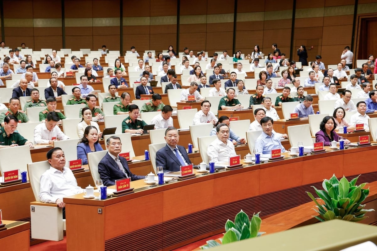 Tổng Bí thư, Chủ tịch nước Tô Lâm, Thủ tướng Chính phủ Lê Minh Hưng, Chủ tịch Quốc hội Trần Thanh Mẫn, Thường trực Ban Bí thư Trần Cẩm Tú và các đồng chí lãnh đạo Đảng, Nhà nước, và các đại biểu dự hội nghị. Ảnh: VGP/Nhật Bắc.