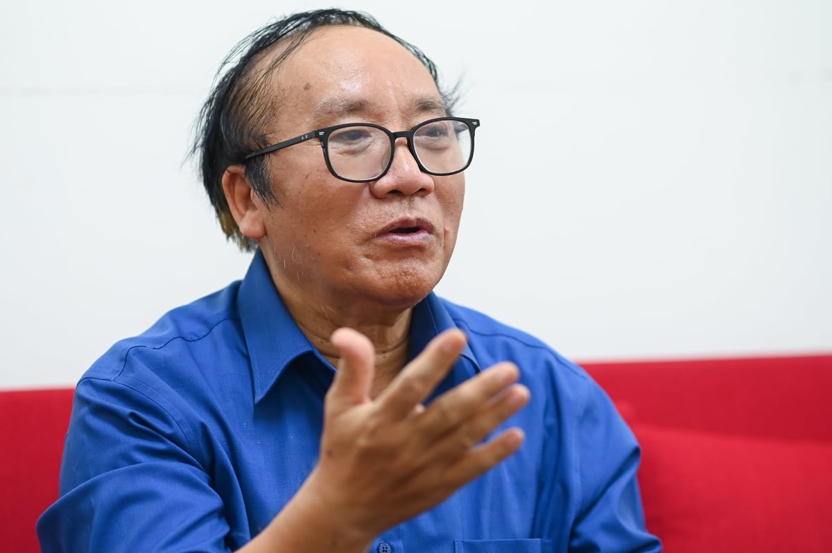 Nhà thơ Trần Đăng Khoa. Ảnh: Tùng Đinh.