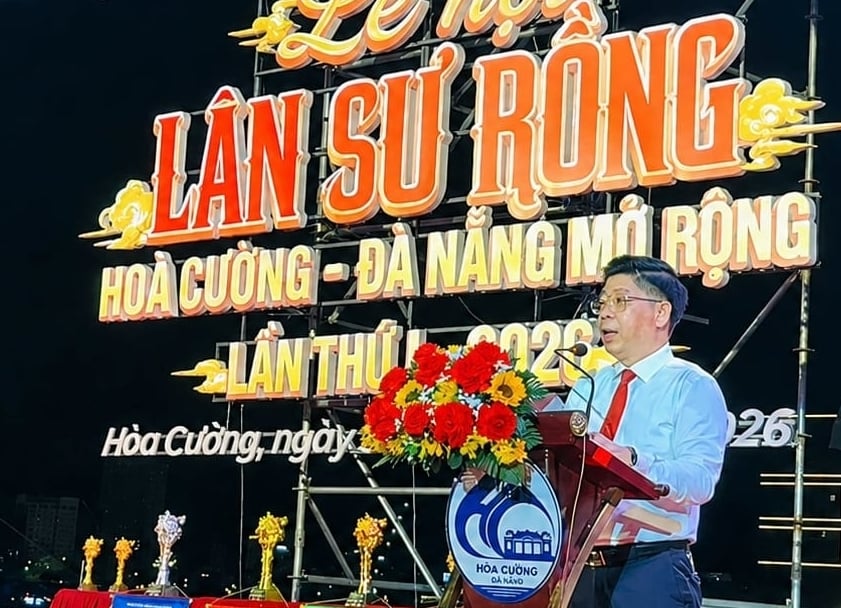 Ông Trương Thanh Dũng phát biểu khai mạc Lễ hội trình diễn Lân - Sư - Rồng Hòa Cường 2026. Ảnh: An An.