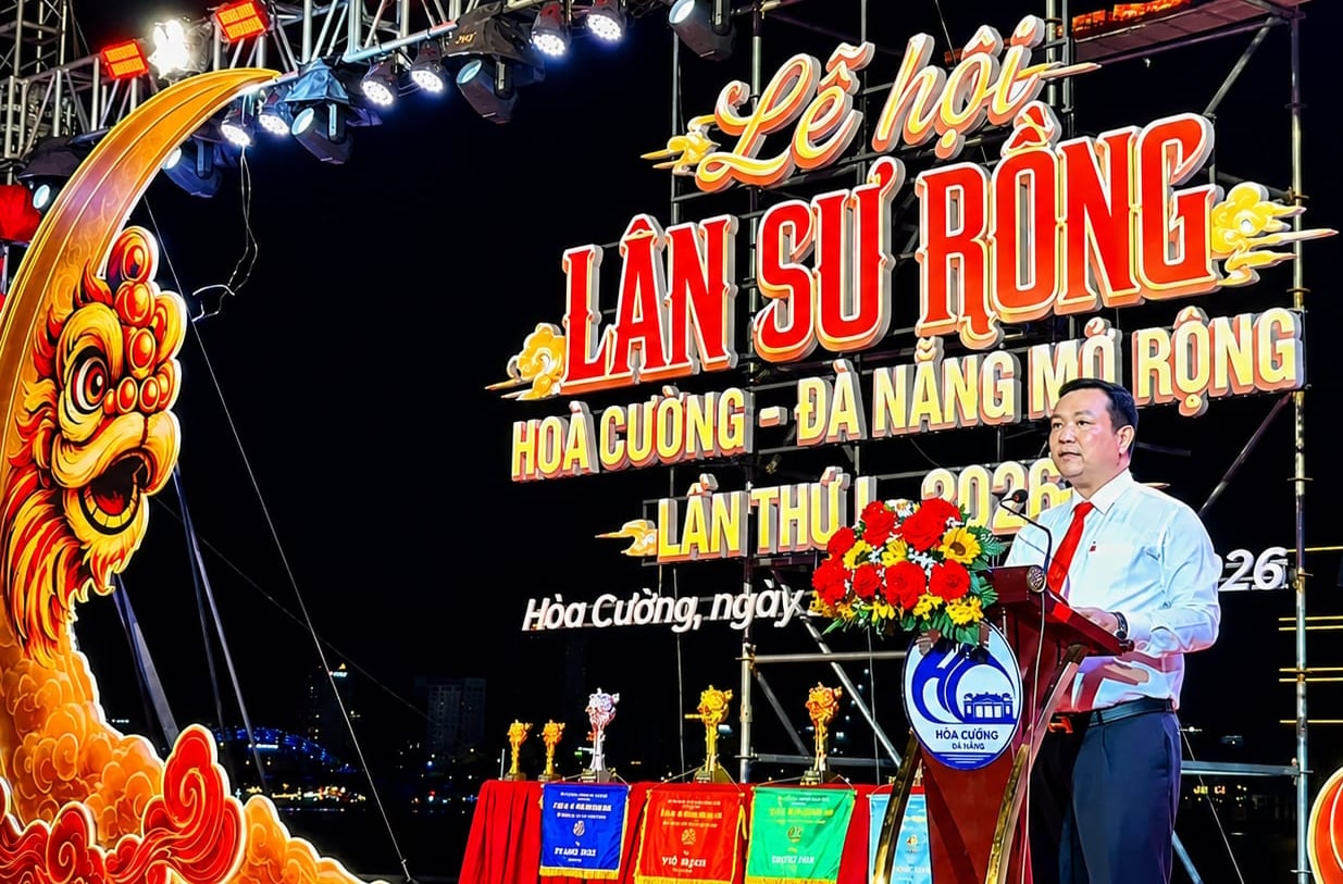 Ông Nguyễn Tiến Trường đại diện nhà tài trợ phát biểu tại chương trình. Ảnh: An An.
