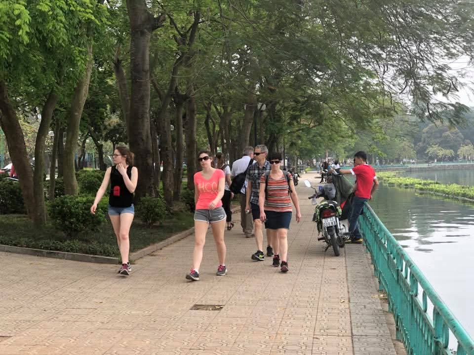 Hà Nội dự kiến chỉnh trang khoảng 15 đường phố, dài khoảng 13,5km. Ảnh: Xuân Vũ.