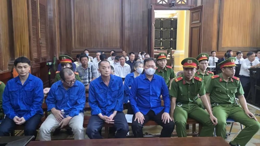 Các bị cáo tại phiên tòa. Ảnh: sggp.org.vn.