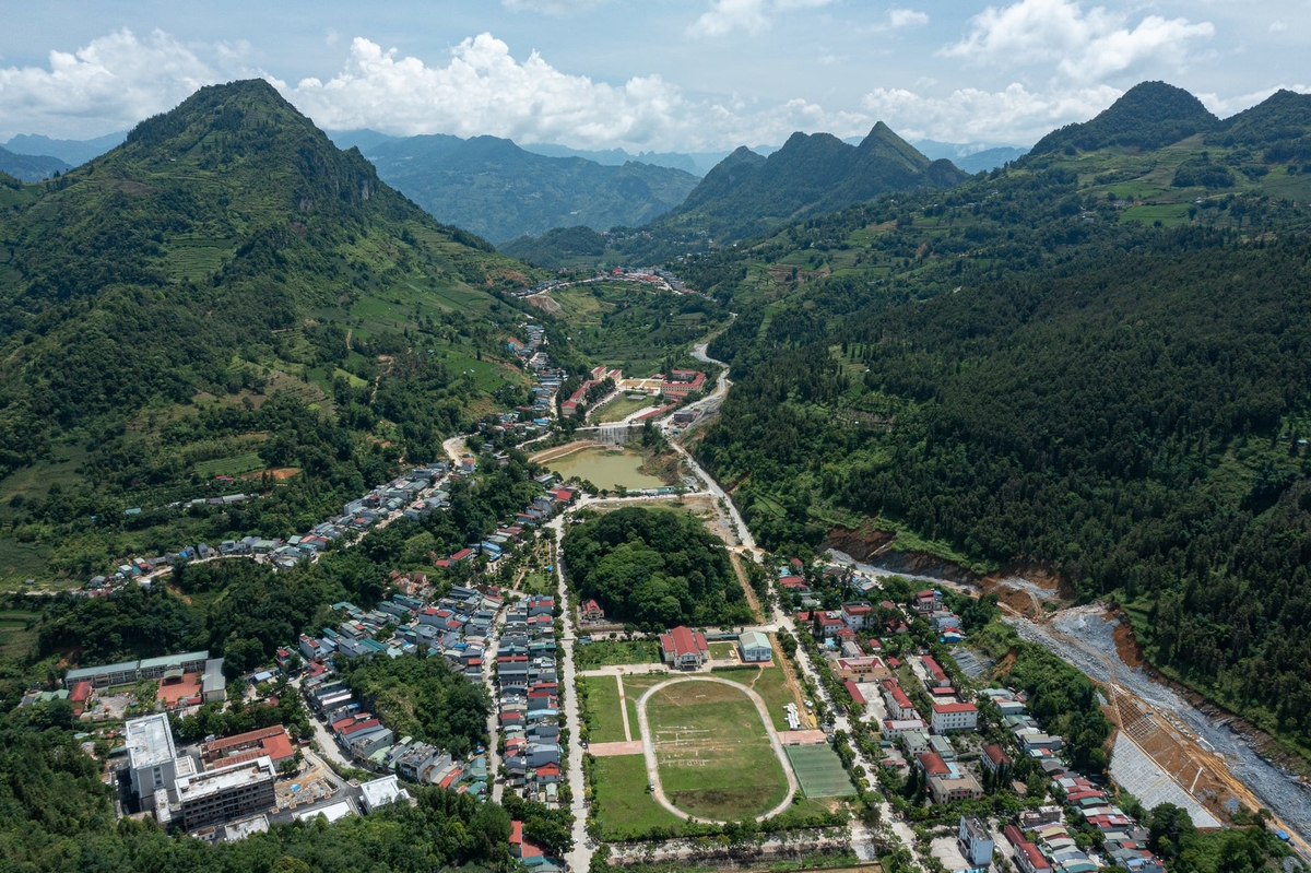 Mục tiêu năm 2026 có tối thiểu 15% số xã đạt chuẩn nông thôn mới trên cả nước. Ảnh: Tùng Đinh.