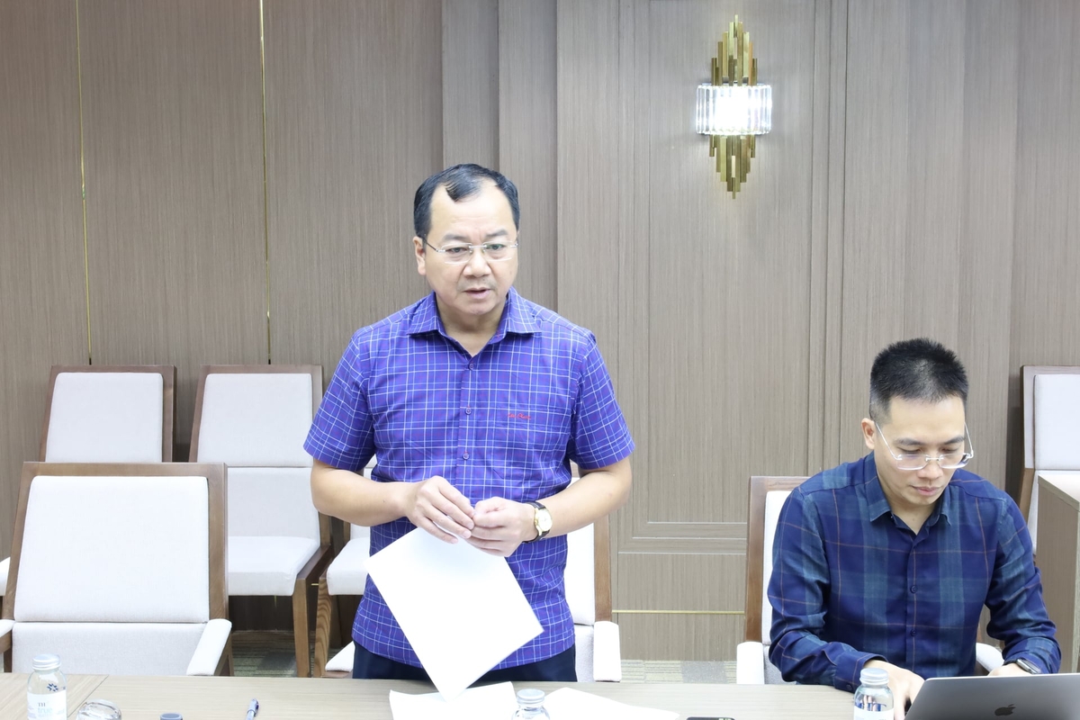 Ông Trần Đình Luân, Cục trưởng Cục Thủy sản và Kiểm ngư báo cáo khái quát về tình hình sản xuất và xuất khẩu của ngành hàng cá rô phi. Ảnh: Hồng Ngọc.