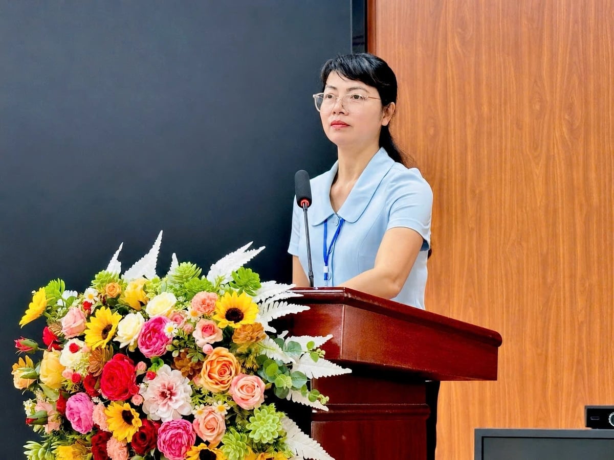 Phó Bí thư Đảng ủy, Chủ tịch UBND xã Nam Phù Nguyễn Thị Thu Huyền khẳng định điểm của xã trong công tác giải phóng mặt bằng là thực hiện phương châm công khai, minh bạch, đúng quy định và bảo đảm quyền lợi chính đáng của người dân. Ảnh: Phương Xuyến.