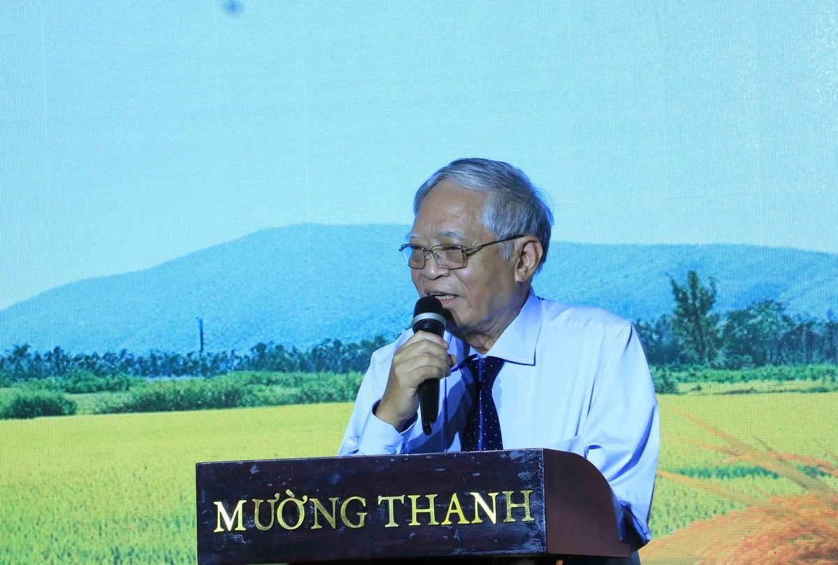 TS Bùi Bá Bổng - Chủ tịch VIETRISA, phát biểu khai mạc Lễ trao giải. Ảnh: Thanh Sơn.