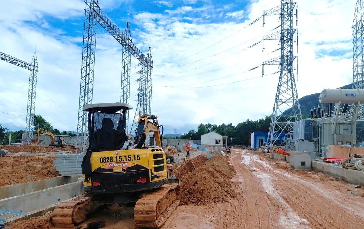 Công trường thi công Trạm biến áp 220kV Phú Quốc. Ảnh: EVNSPC.