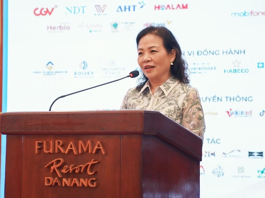 TS. Ngô Phương Lan - Chủ tịch Hiệp hội Xúc tiến Phát triển Điện ảnh Việt Nam phát biểu khai mạc và đề dẫn hội thảo. Ảnh: VGP/Nhật Anh.