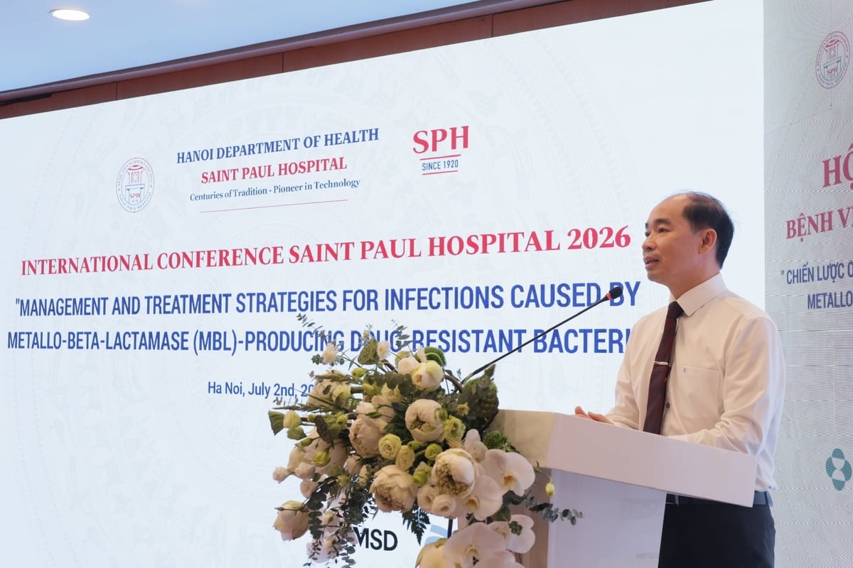 TS. Nguyễn Đình Hưng, Phó Giám đốc Sở Y tế Hà Nội đánh giá cao việc Bệnh viện Đa khoa Xanh Pôn duy trì tổ chức Hội thảo quốc tế lần thứ V. Ảnh: Quyết Thắng.