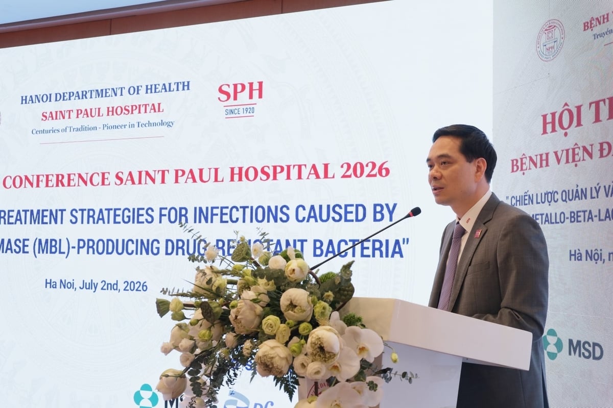 TS Nguyễn Đức Long, Giám đốc Bệnh viện Đa khoa Xanh Pôn phát biểu tại hội thảo. Ảnh: Quyết Thắng.