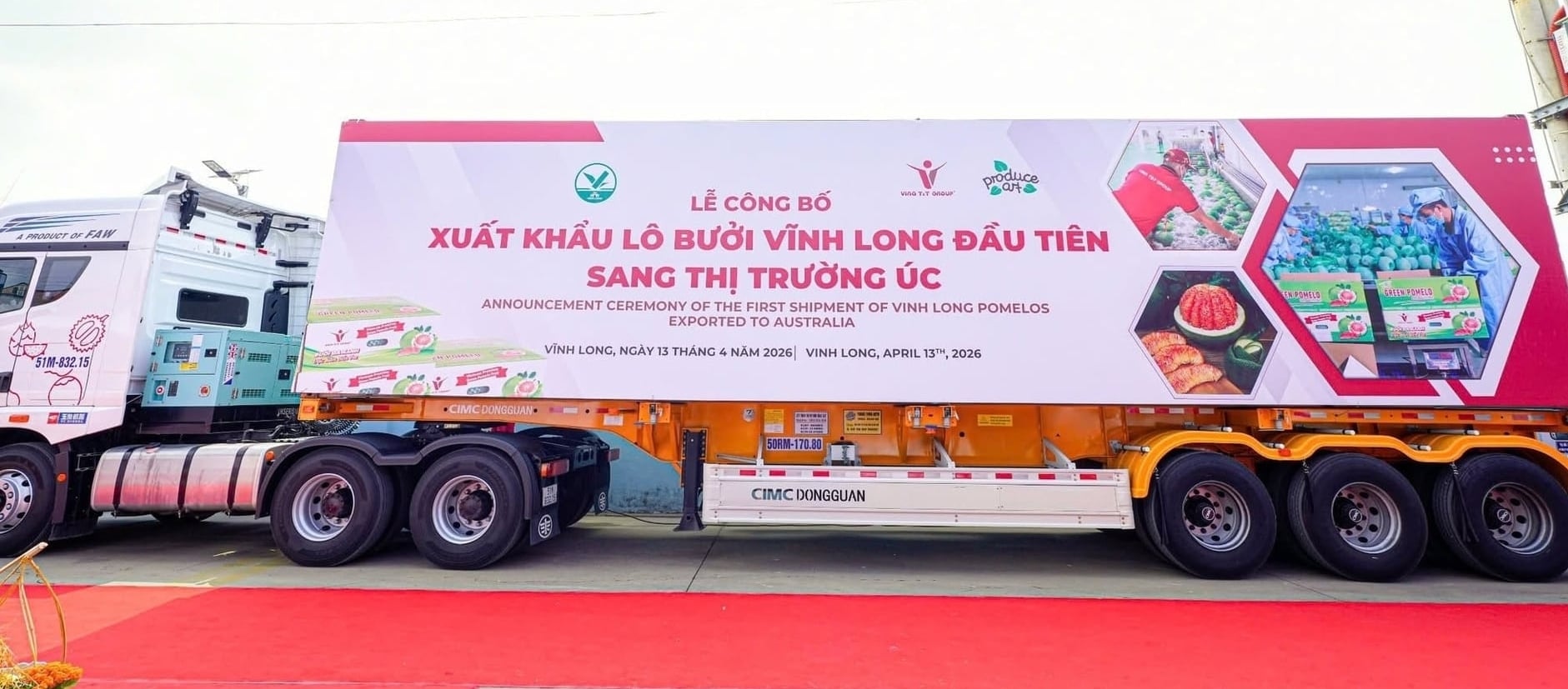 Để chủ động trong việc vận chuyển hàng hóa xuất khẩu, Vina T&T buộc phải sắm thêm 4 xe container. Ảnh: Trần Sơn.