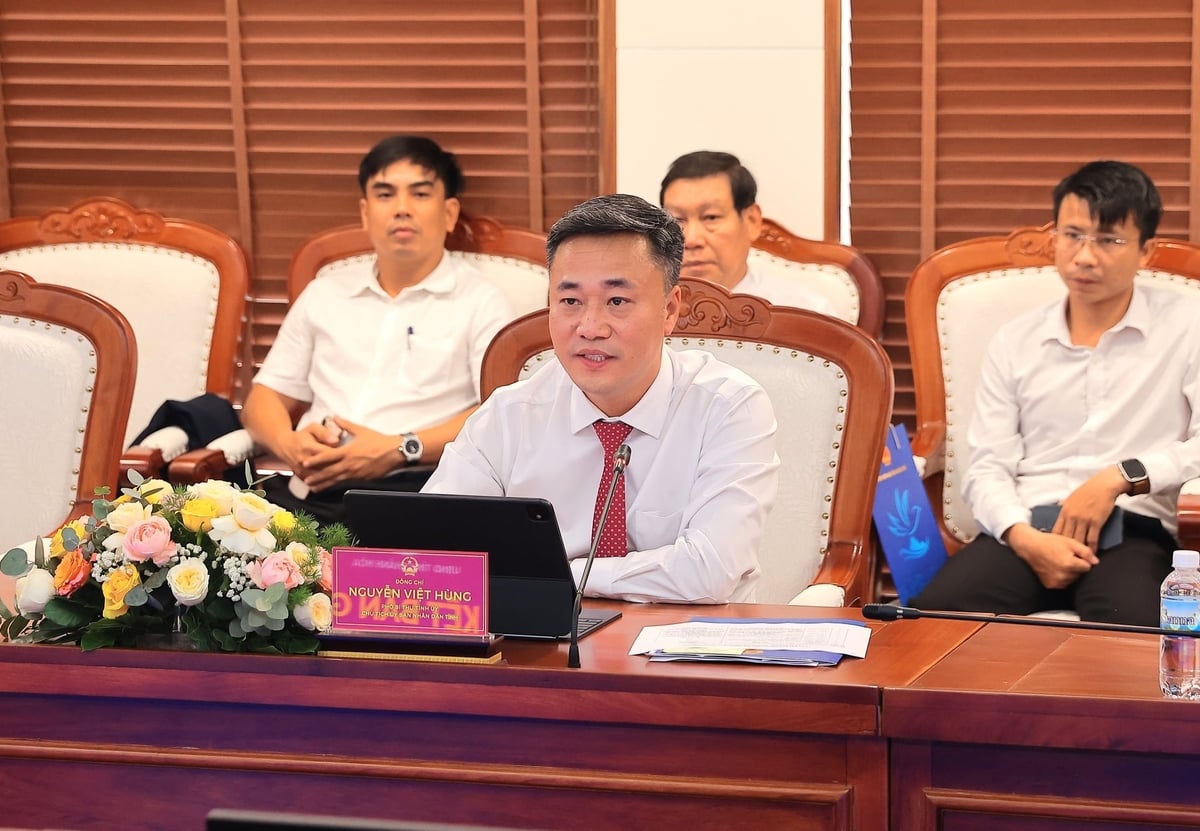 Ông Nguyễn Việt Hùng - Phó Bí thư Tỉnh ủy, Chủ tịch UBND tỉnh Khánh Hòa phát biểu tại buổi lễ. Ảnh: MB.