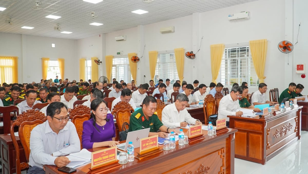 Quang cảnh Hội nghị tổng kết công tác tuyển chọn và gọi công dân nhập ngũ năm 2026 do UBND phường Long Bình tổ chức. Ảnh: Văn Vũ.