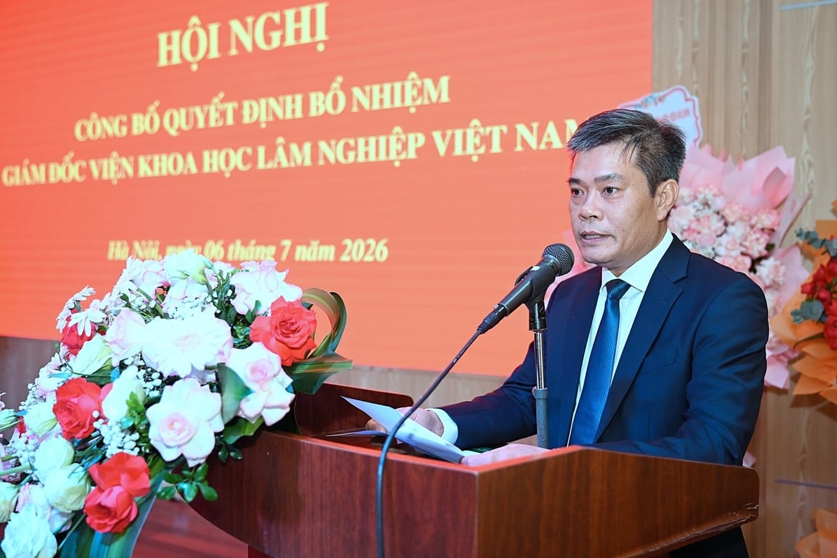 PGS.TS Phí Hồng Hải phát biểu nhận nhiệm vụ. Ảnh: Bảo Thắng.