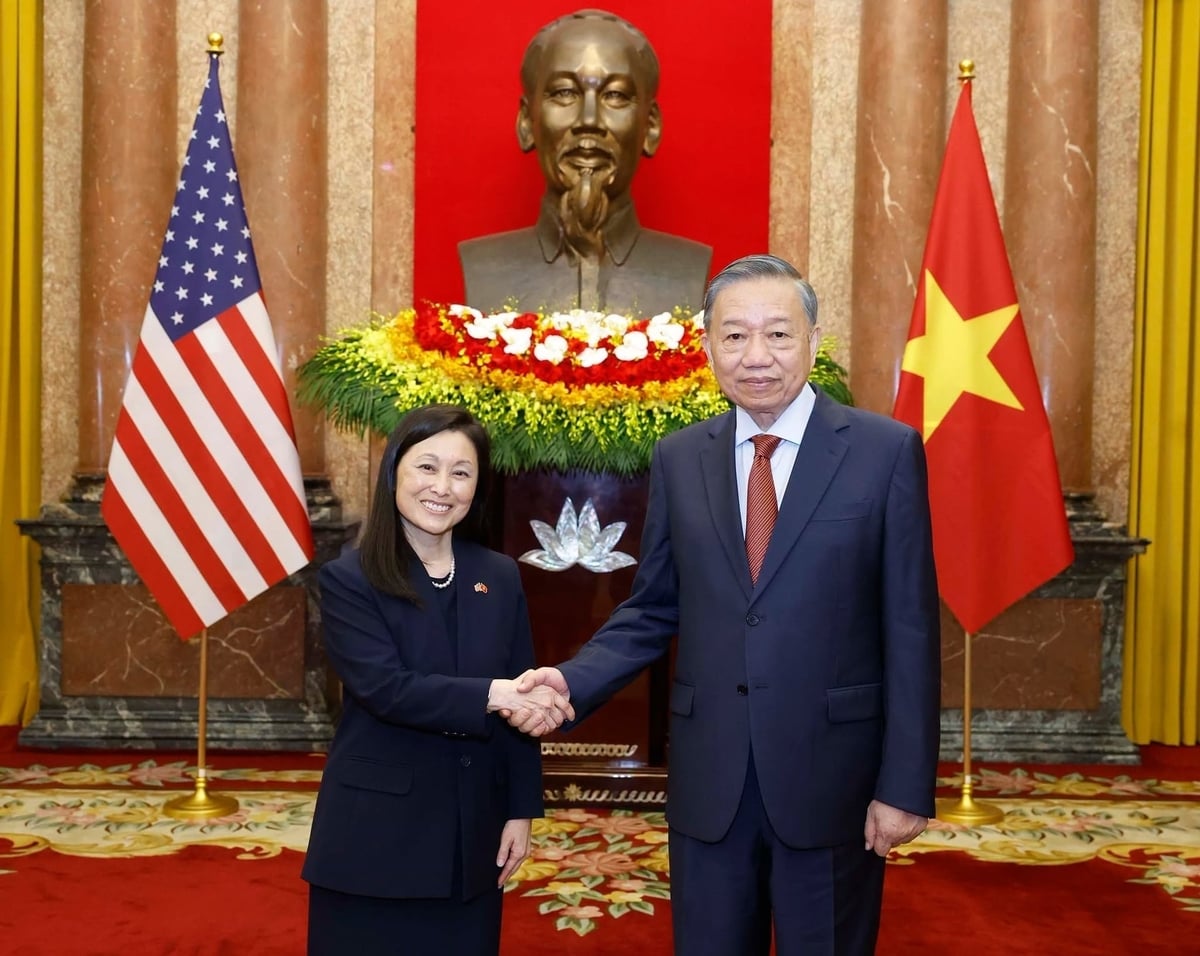 Tổng Bí thư, Chủ tịch nước Tô Lâm với Đại sứ Hoa Kỳ tại Việt Nam Jennifer Wicks. Ảnh: TTXVN.