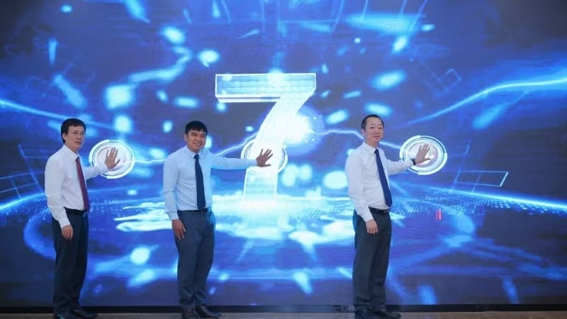 Trường cao đẳng Cơ điện Hà Nội ra mắt Hệ sinh thái Chuyển đổi số toàn diện ứng dụng trí tuệ nhân tạo - HCEM Smart Campus. Ảnh: Đỗ Thu Trang. 
