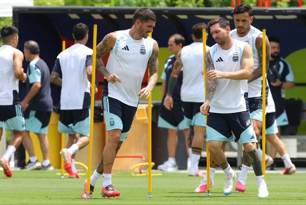 Argentina tập luyện chuẩn bị cho trận đấu với Ai Cập. Ảnh: AFA.