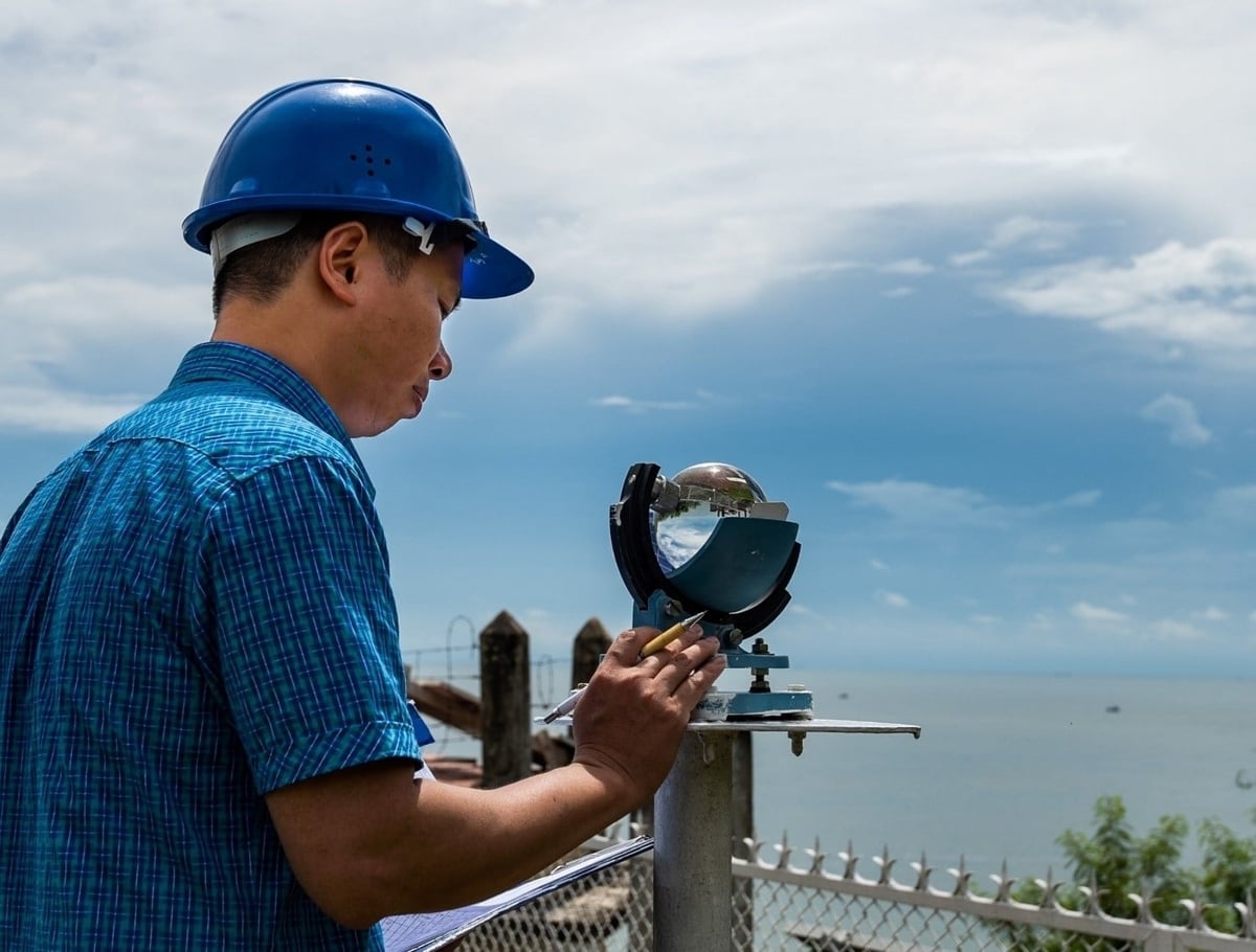 Hiện đại h&oacute;a lĩnh vực kh&iacute; tượng thủy văn nhằm n&acirc;ng cao chất lượng dự b&aacute;o v&agrave; cảnh b&aacute;o đa thi&ecirc;n tai. Ảnh: Xu&acirc;n T&ugrave;ng.