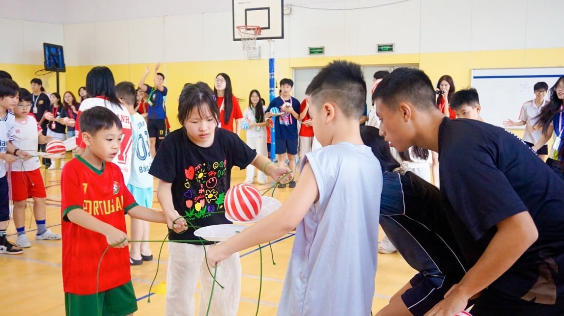 Hoạt động vui chơi tại trại hè Camp Blast. Ảnh: CLB.