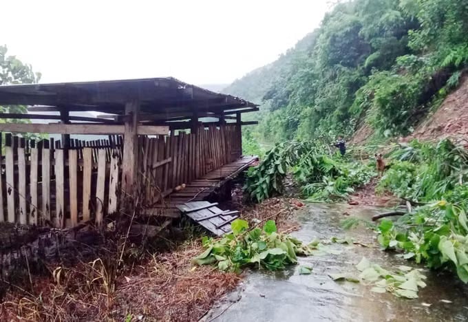 Trên địa bàn tỉnh Lai Châu có mưa lớn gây sạt lở nghiêm trọng. Ảnh: Việt Dũng.