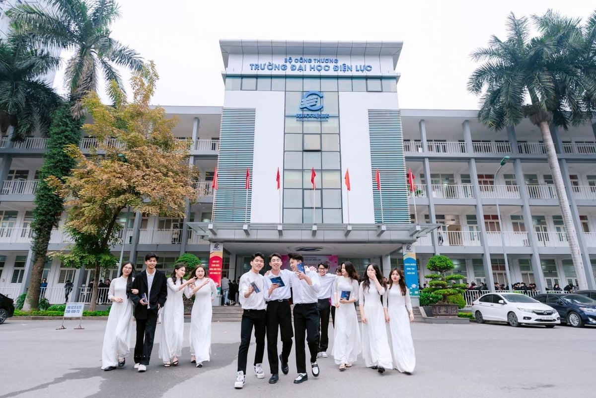 Kết quả khảo sát cho thấy 95% sinh viên hài lòng với dịch vụ giáo dục công tại Đại học Điện lực. Ảnh: EPU. 