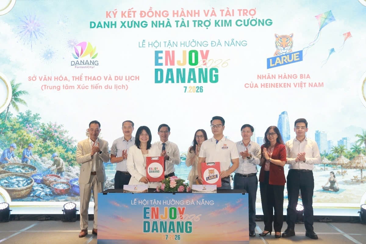 Ngành du lịch Đà Nẵng ký kết hợp tác với các doanh nghiệp trên địa bàn, phối hợp tổ chức các sự kiện, lễ hội trong thời gian tới. Ảnh: Lan Anh.