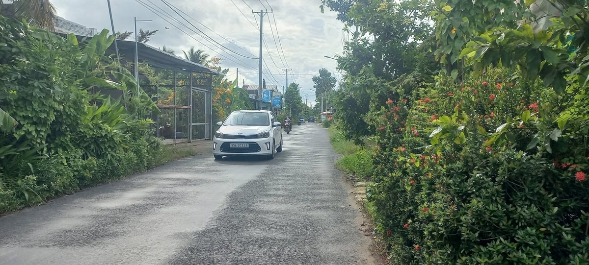 Hạ tầng giao thông trên địa bàn xã Thạnh Xuân ngày càng khang trang, góp phần thúc đẩy phát triển kinh tế - xã hội và xây dựng nông thôn mới. Ảnh: Văn Vũ.