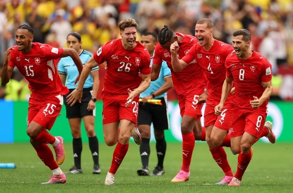 Các cầu thủ Thụy Sĩ ăn mừng chiến thắng. Ảnh: FIFA.