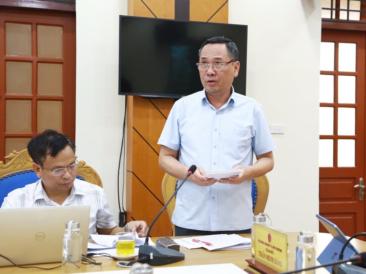 Đại diện Ban Dân tộc Hội đồng nhân dân tỉnh Lào Cai tham gia ý kiến. Ảnh: Thanh Ngà.