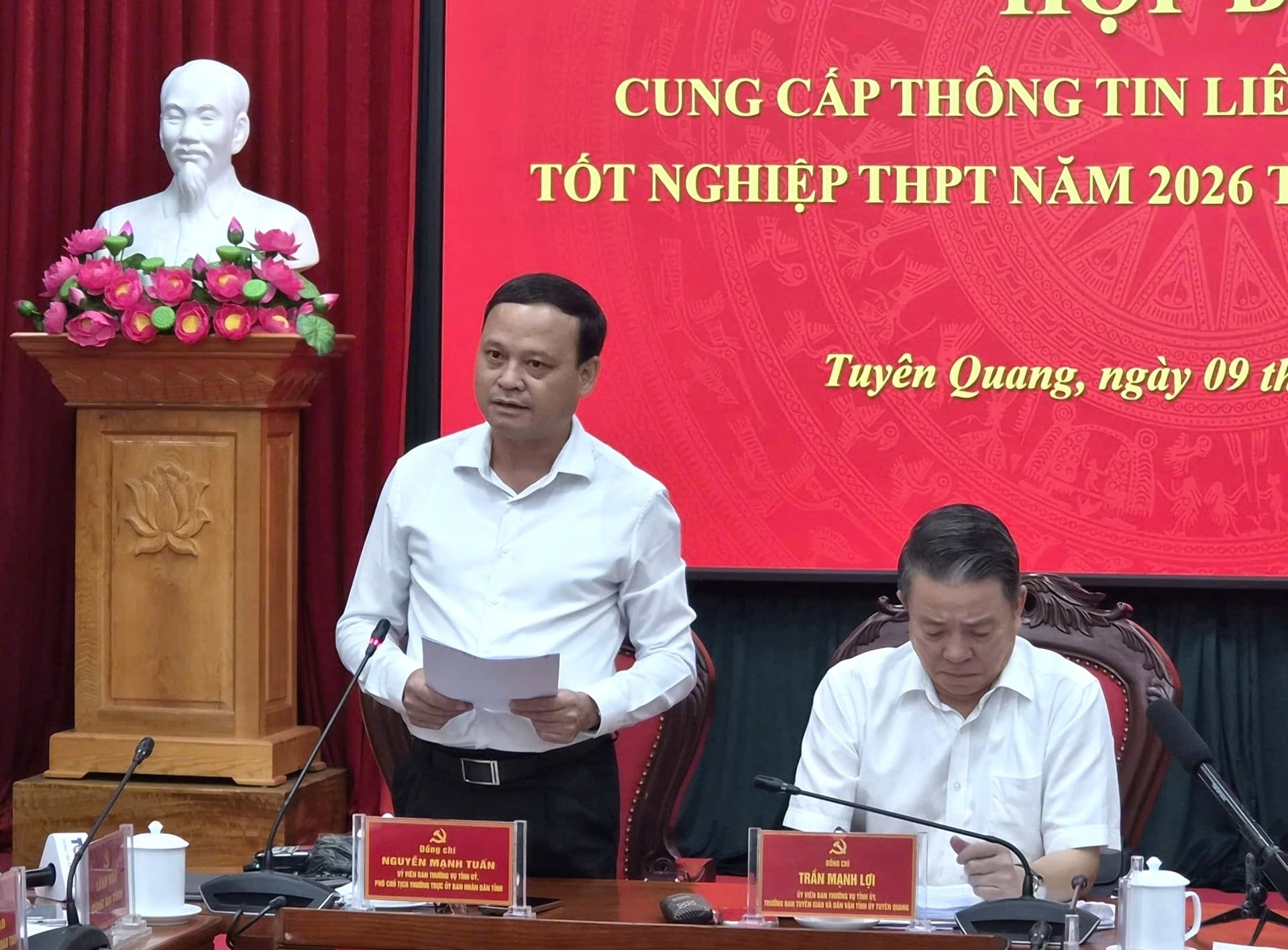 Phó Chủ tịch UBND tỉnh Nguyễn Mạnh Tuấn khẳng định, quan điểm nhất quán của Tỉnh ủy và UBND tỉnh là xử lý vụ việc với tinh thần khách quan, công khai, minh bạch, thượng tôn pháp luật. Ảnh: Đào Thanh.