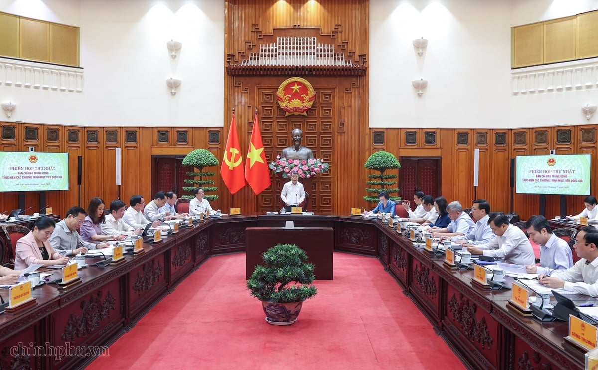 Thủ tướng Chính phủ Lê Minh Hưng, Trưởng Ban Chỉ đạo Trung ương thực hiện các chương trình mục tiêu quốc gia, chủ trì phiên họp thứ nhất của Ban Chỉ đạo. Ảnh: VGP/Nhật Bắc.
