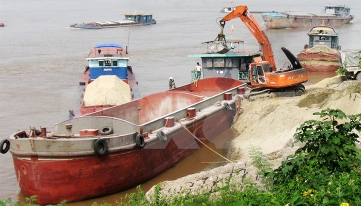 Hà Nội sẽ tăng cường kiểm tra, xử lý vi phạm trong quản lý khai thác khoáng sản, phát triển vật liệu tái chế làm vật liệu xây dựng. Ảnh: TTXVN.