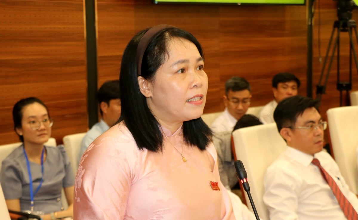 Các đại biểu đã đặt nhiều câu hỏi chất vấn lãnh đạo Sở Nông nghiệp và Môi trường Khánh Hòa. Ảnh: KS.