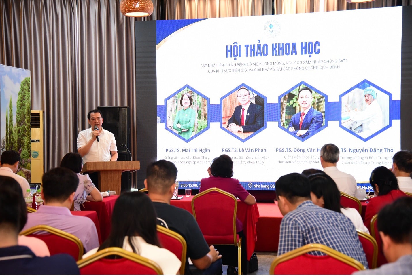 PGS.TS Bùi Trần Anh Đào chia sẻ tại hội thảo. Ảnh: Lan Hương. 