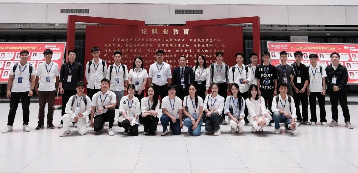 Đoàn cán bộ và sinh viên Trường Đại học Điện lực tham gia Chương trình trao đổi 'Tiếng Trung + Kỹ năng' tại Học viện Kỹ thuật Điện lực Quảng Tây, Trung Quốc. Ảnh: EPU. 