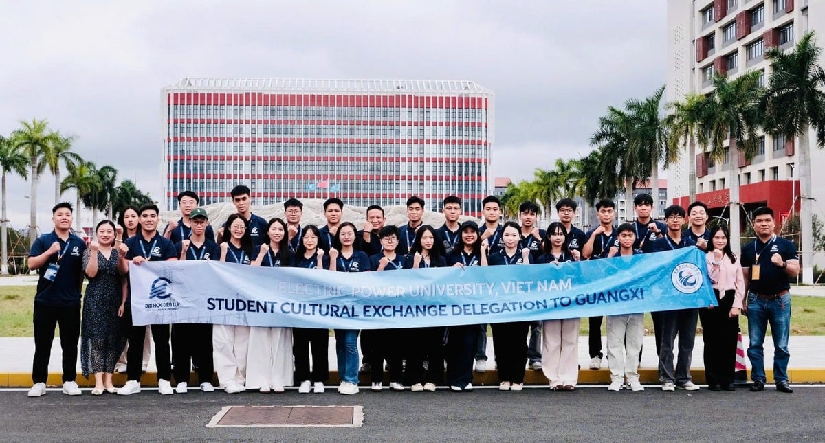 Chương trình là hoạt động hợp tác quốc tế thiết thực giữa Trường Đại học Điện lực và Học viện Kỹ thuật Điện lực Quảng Tây (Trung Quốc). Ảnh: EPU. 