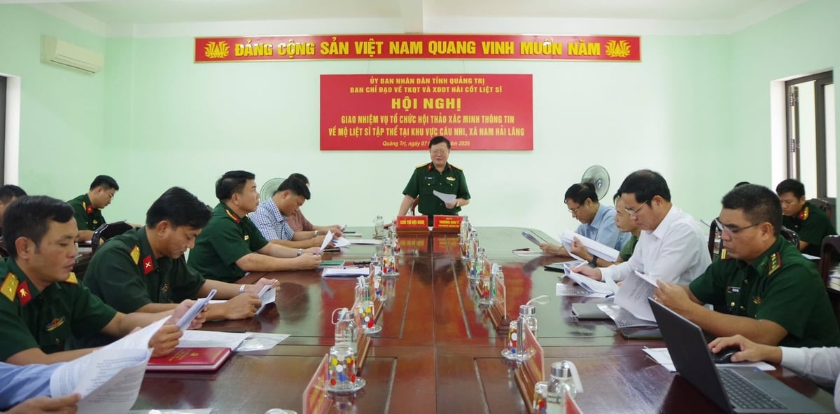 Đại tá Trương Như Ý, Ủy viên Ban Thường vụ Đảng ủy Quân sự tỉnh, Phó Chính ủy Bộ Chỉ huy Quân sự tỉnh, thành viên Ban Chỉ đạo 515 tỉnh chủ trì hội nghị. Ảnh: Võ Linh.