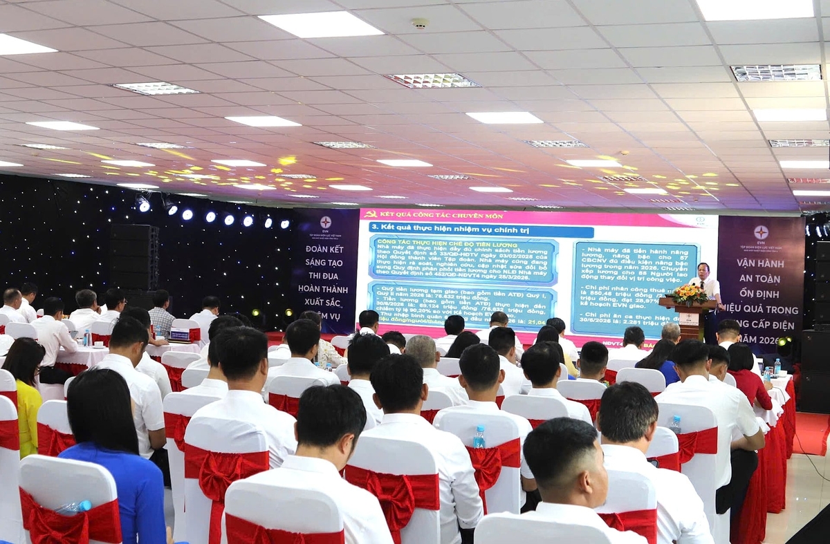 Các đại biểu tham dự hội nghị tại nhà máy Vĩnh Tân 4. ẢNh: Vĩnh Tân 4.