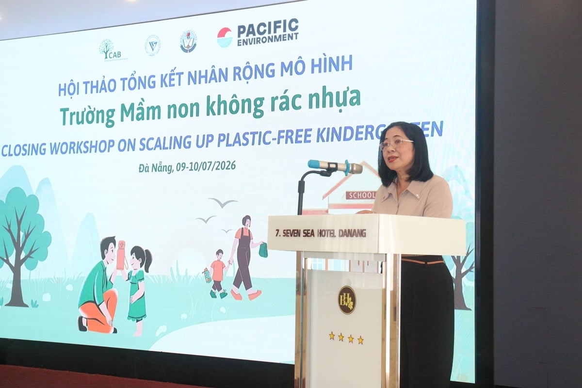 Bà Đặng Thị Cẩm Tú, Trưởng phòng Giáo dục mầm non, Sở Giáo dục và Đào tạo TP Đà Nẵng phát biểu tại hội thảo. Ảnh: Lan Anh.