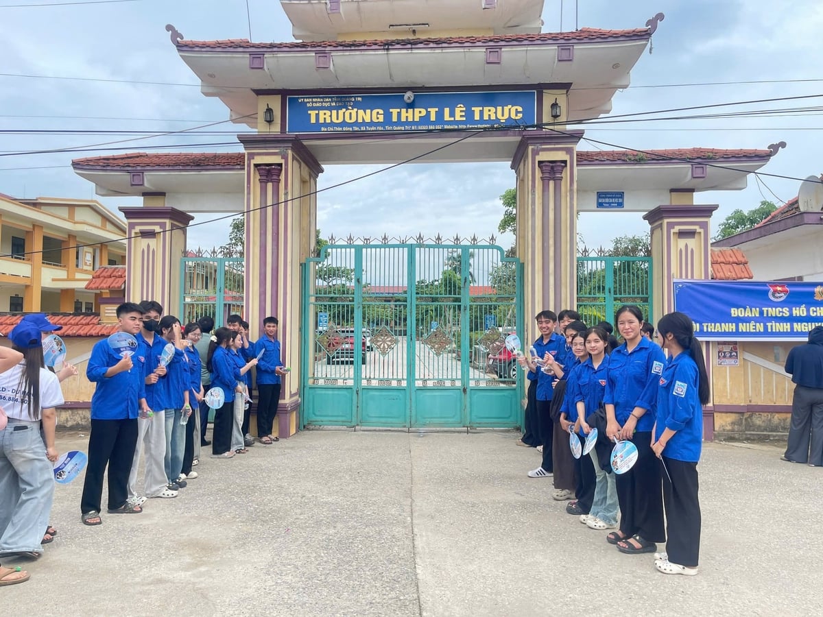 Trường THPT Lê Trực, tỉnh Quảng Trị - nơi xuất hiện thông tin phản ánh dấu hiệu tiêu cực tại kỳ thi tốt nghiệp THPT năm 2026. Ảnh: Nam Nguyễn.