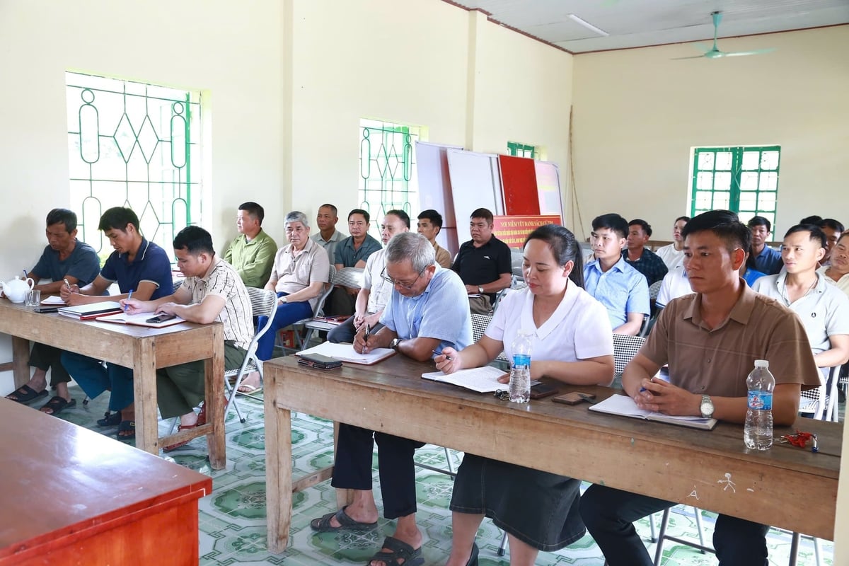 Chi bộ thôn Nam Vai từ 26 đảng viên nay tăng lên 36 đảng viên. Ảnh: Thanh Ngà.