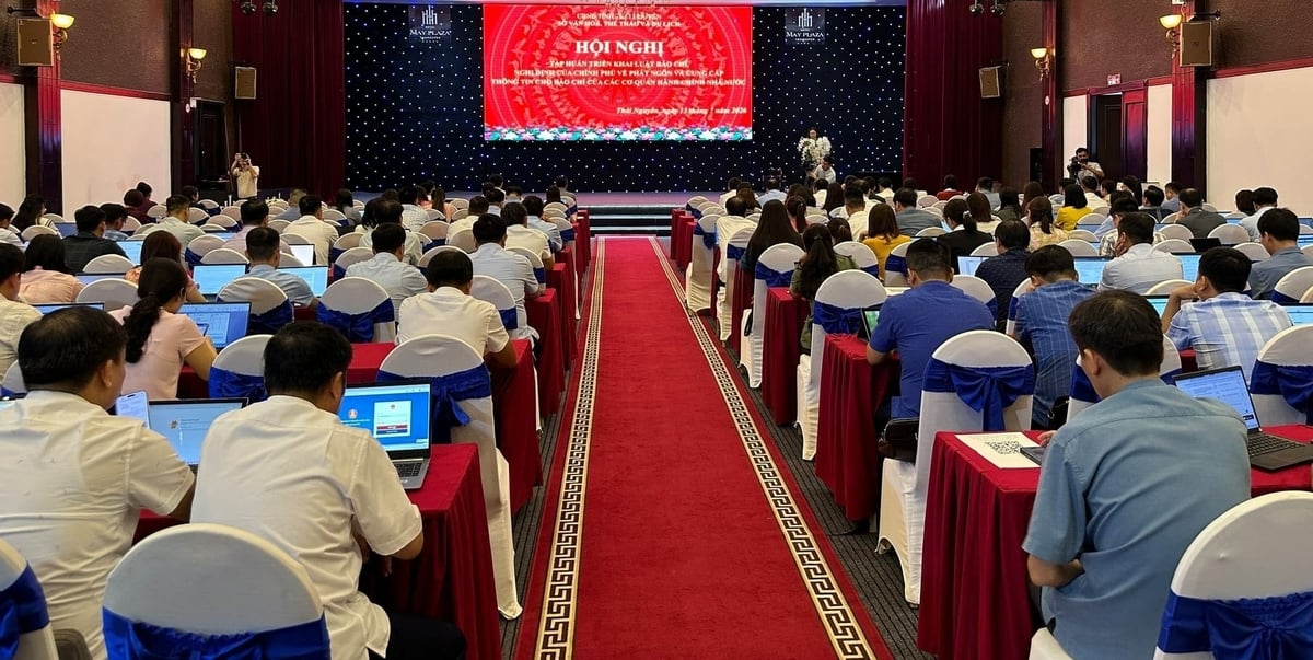 Hội nghị tập huấn triển khai Luật Báo chí, các nghị định của Chính phủ về phát ngôn và cung cấp thông tin cho báo chí. Ảnh: Quang Linh.