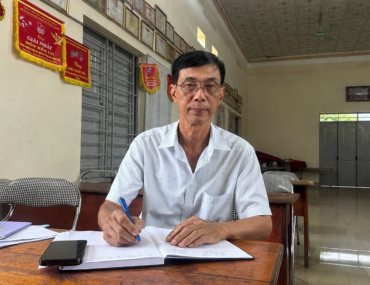 Ông Ngô Văn Hùng, Trưởng xóm lâm thời xóm Ngò. Ảnh: Đức Bình.
